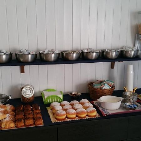 Fiorina Bed&Breakfast - Colazione Fino A Mezzogiorno - Beach Village Gratuito - Aquafan25 Oltremare20 Riccione Bagian luar foto