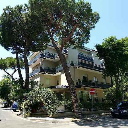Fiorina Bed&Breakfast - Colazione Fino A Mezzogiorno - Beach Village Gratuito - Aquafan25 Oltremare20 Riccione Bagian luar foto