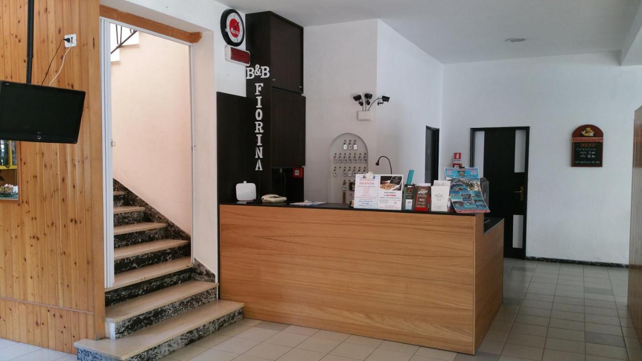 Fiorina Bed&Breakfast - Colazione Fino A Mezzogiorno - Beach Village Gratuito - Aquafan25 Oltremare20 Riccione Bagian luar foto